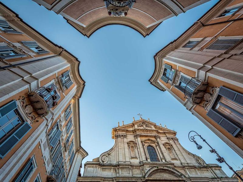 Entre o Querer e o Precisar: Um Olhar Calmo sobre o Consumo